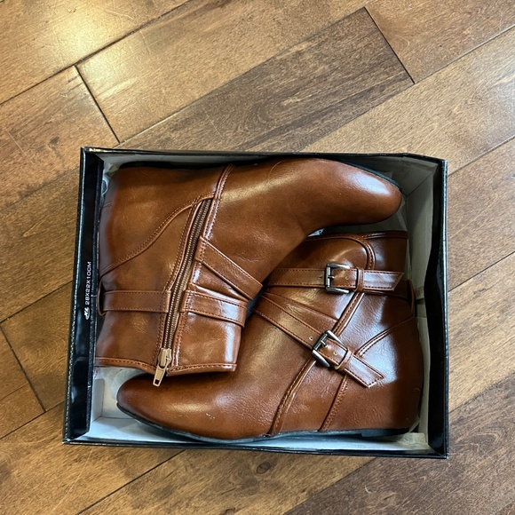 Stepwel Ankle Boots -EUC - Picture 6 of 8